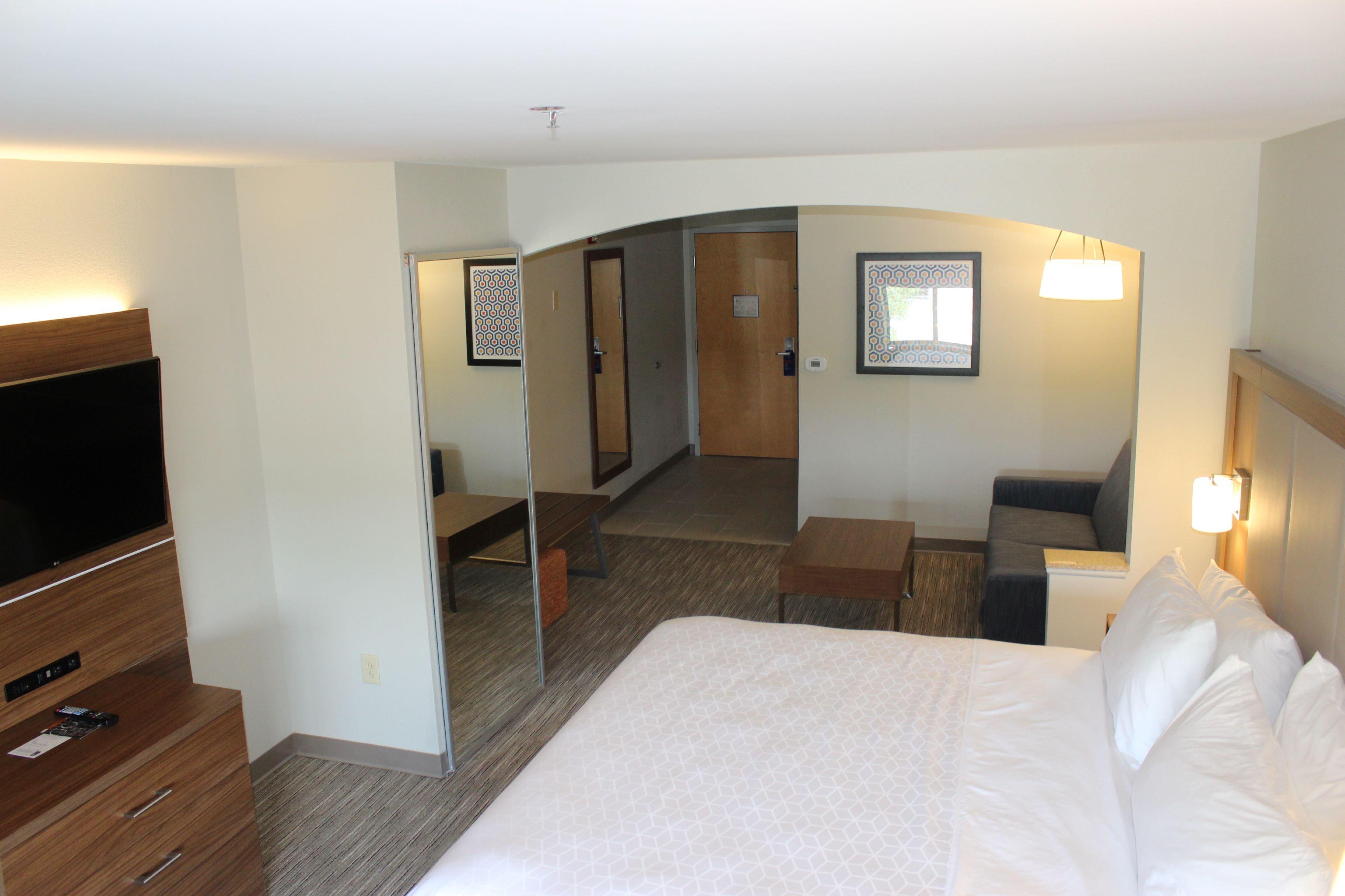 Holiday Inn Express Forest City By Ihg Eksteriør bilde